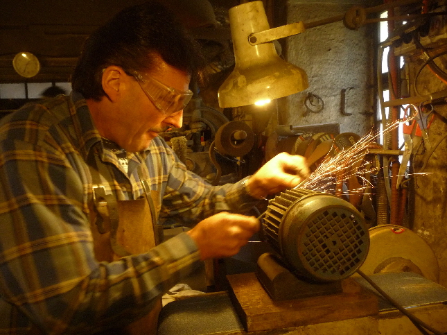 Feinschleifen vom Messer